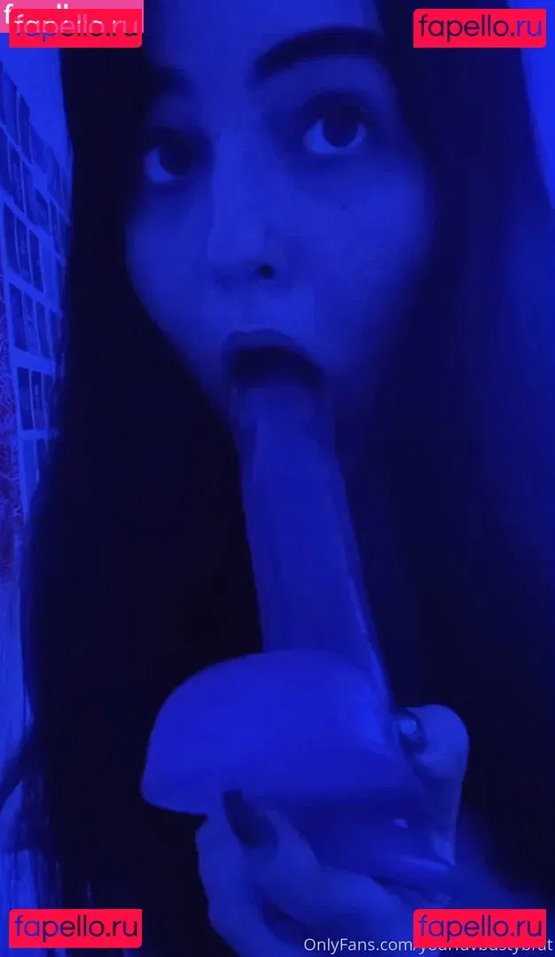 yourfavbustybrat Onlyfans Photo Gallery 