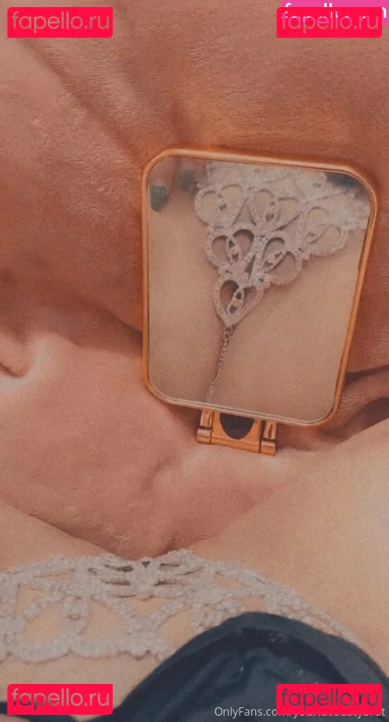 yourfavbustybrat Onlyfans Photo Gallery 