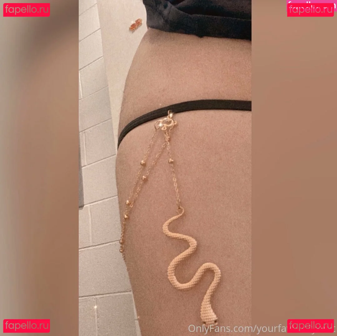 yourfavbustybrat Onlyfans Photo Gallery 