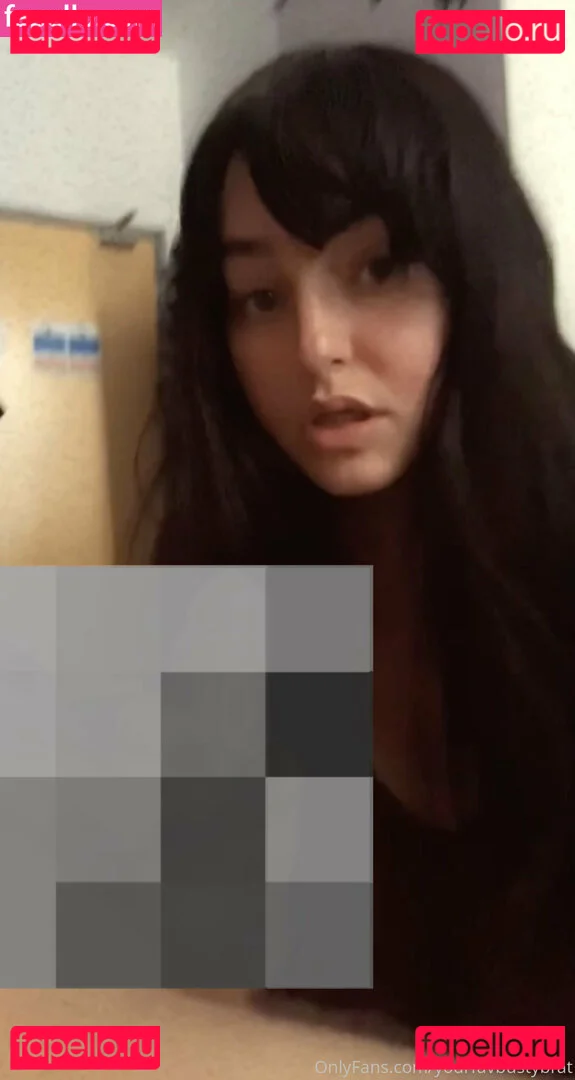 yourfavbustybrat Onlyfans Photo Gallery 