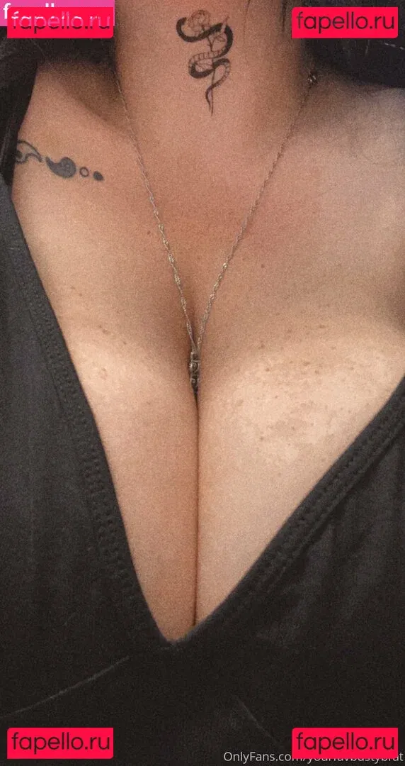yourfavbustybrat Onlyfans Photo Gallery 