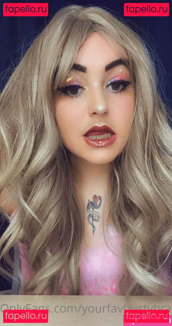 yourfavbustybrat Onlyfans Photo Gallery 