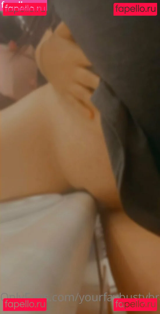 yourfavbustybrat Onlyfans Photo Gallery 