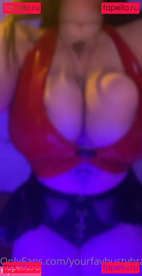 yourfavbustybrat Onlyfans Photo Gallery 