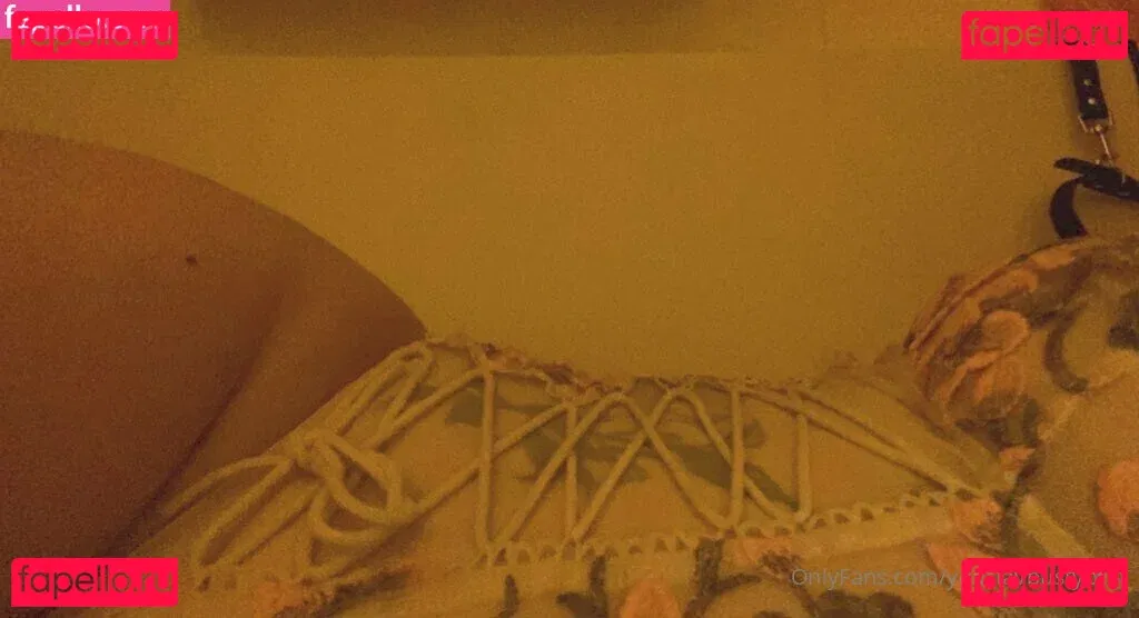 yourfavbustybrat Onlyfans Photo Gallery 