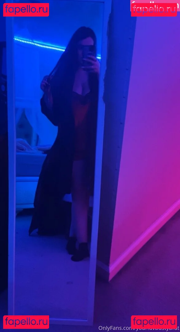 yourfavbustybrat Onlyfans Photo Gallery 