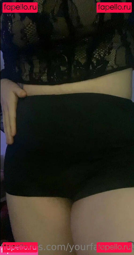 yourfavbustybrat Onlyfans Photo Gallery 