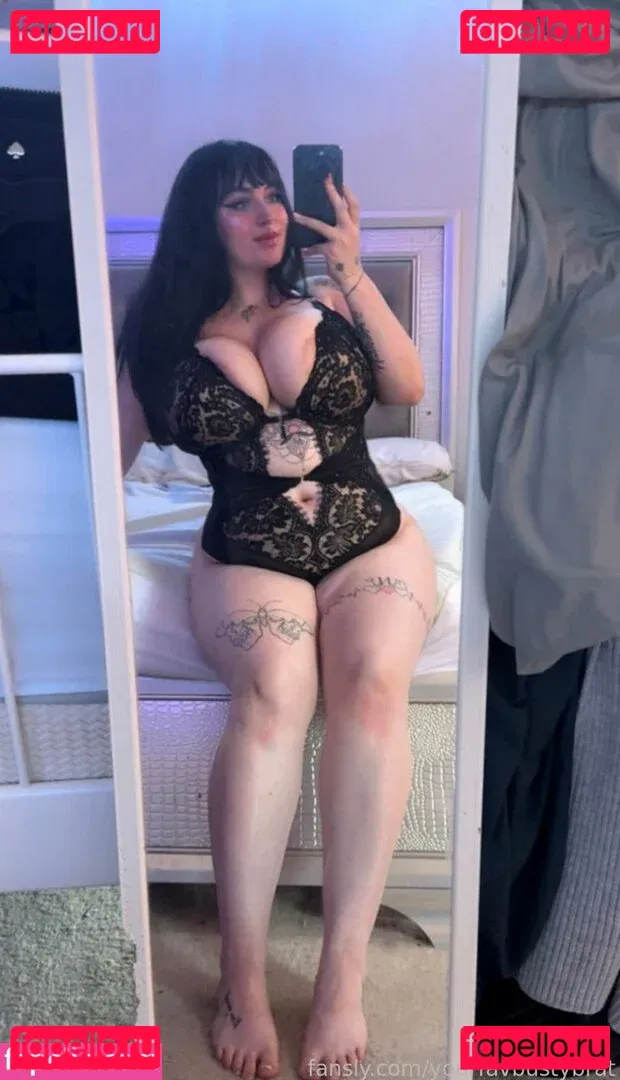 yourfavbustybrat Onlyfans Photo Gallery 
