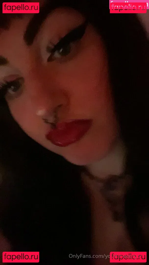 yourfavbustybrat Onlyfans Photo Gallery 