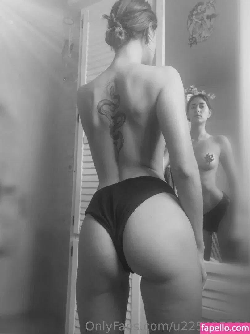 camomilleee Onlyfans Photo Gallery 