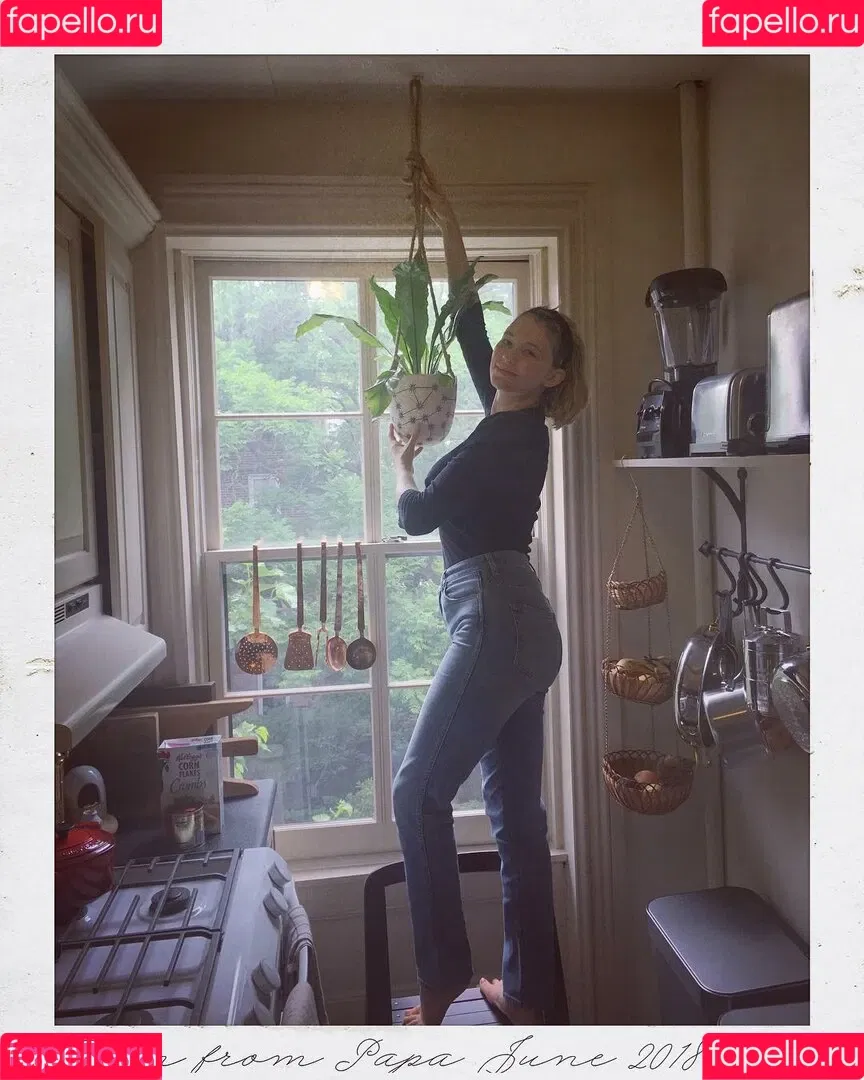 Haley Bennett Onlyfans Photo Gallery 