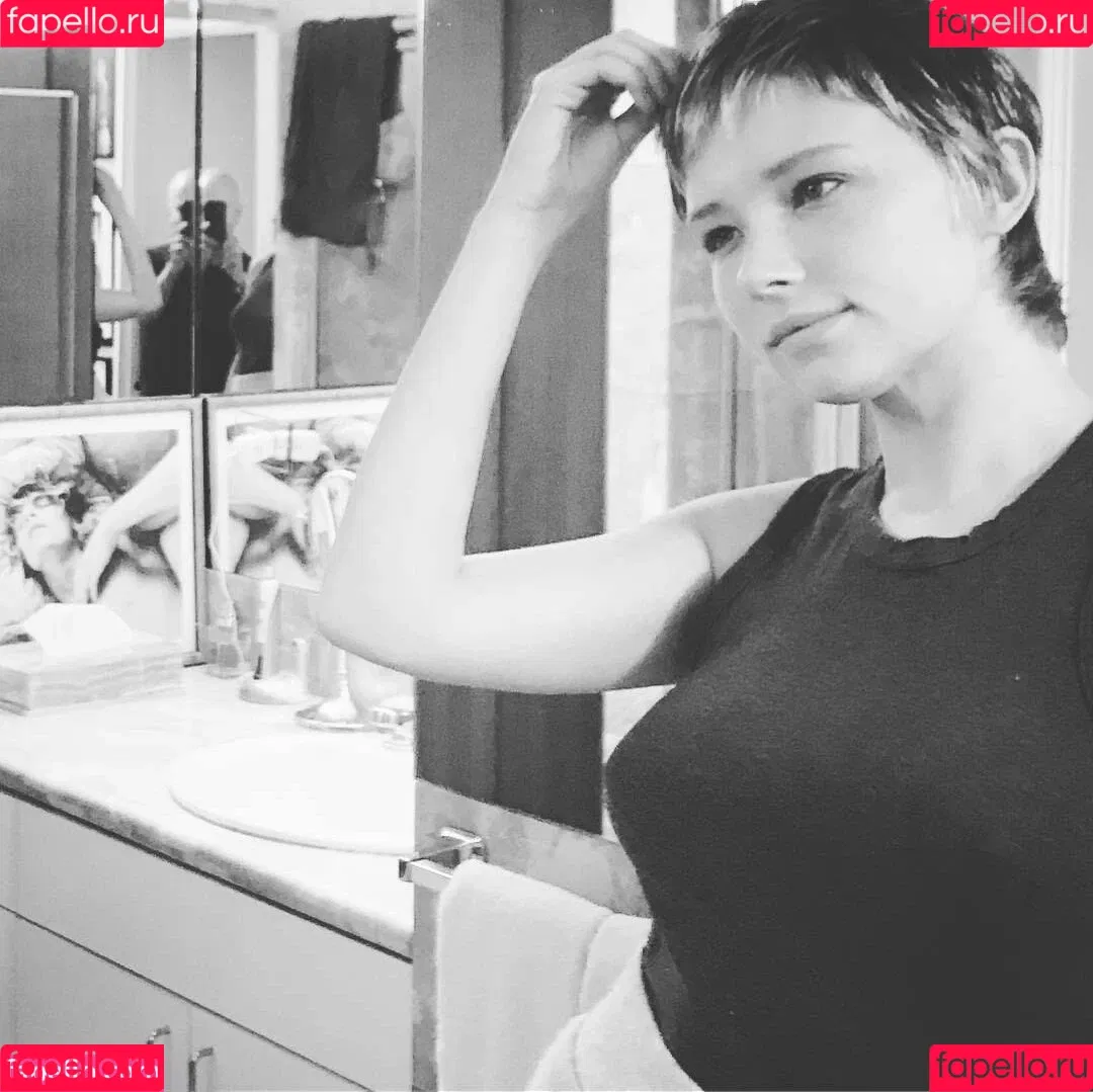 Haley Bennett Onlyfans Photo Gallery 