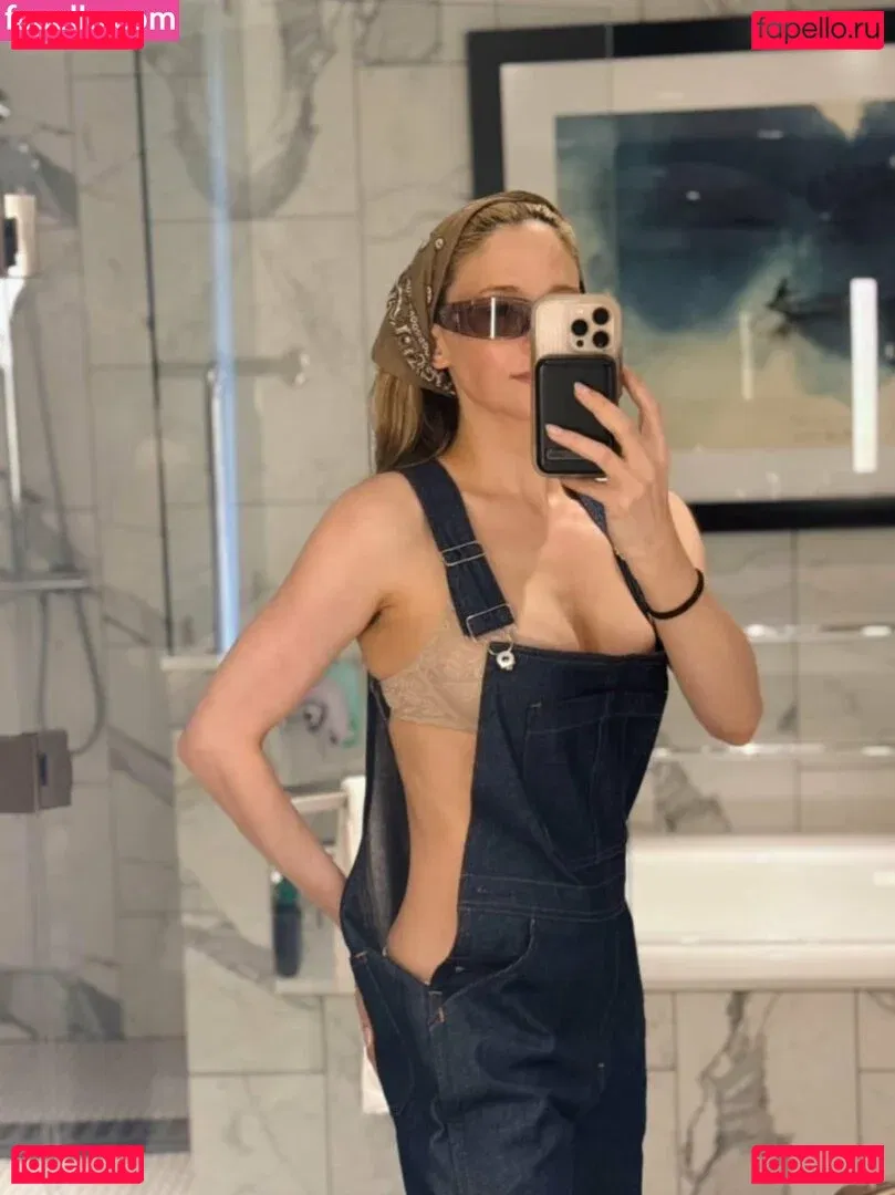 Haley Bennett Onlyfans Photo Gallery 