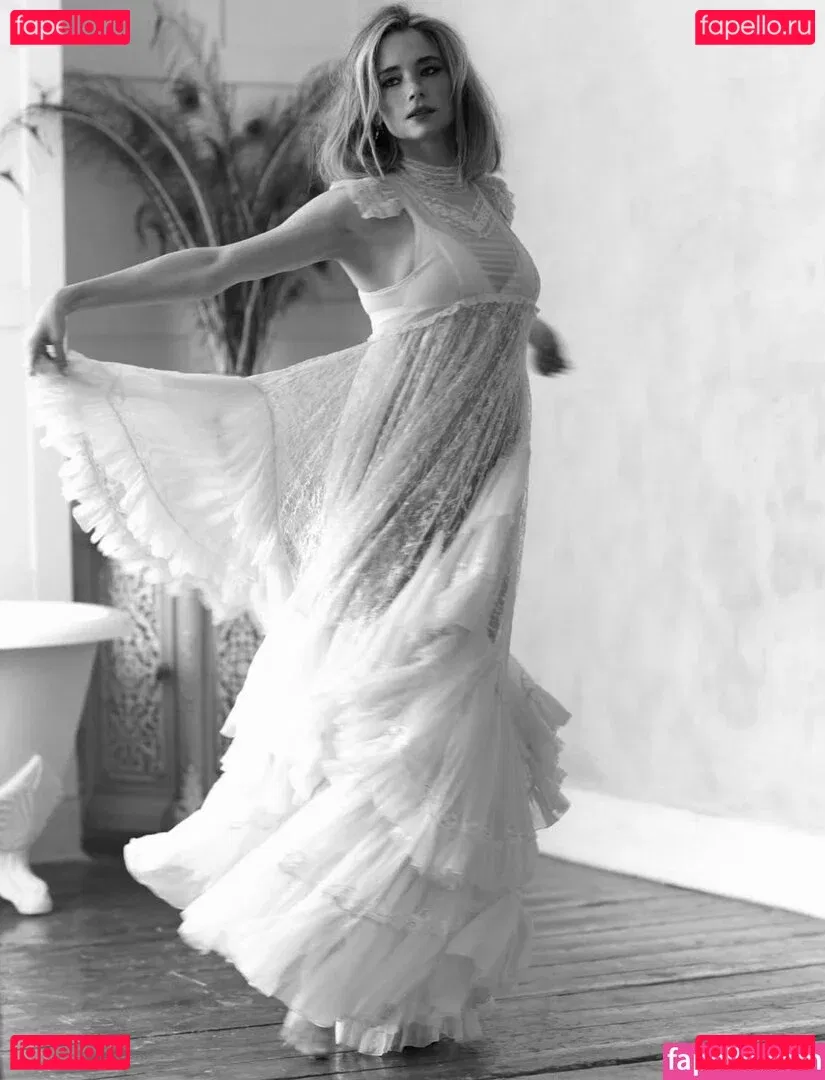 Haley Bennett Onlyfans Photo Gallery 