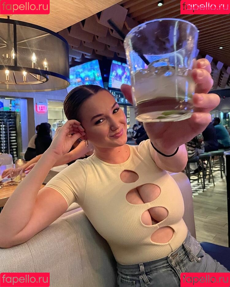 Madeline P Onlyfans Photo Gallery 