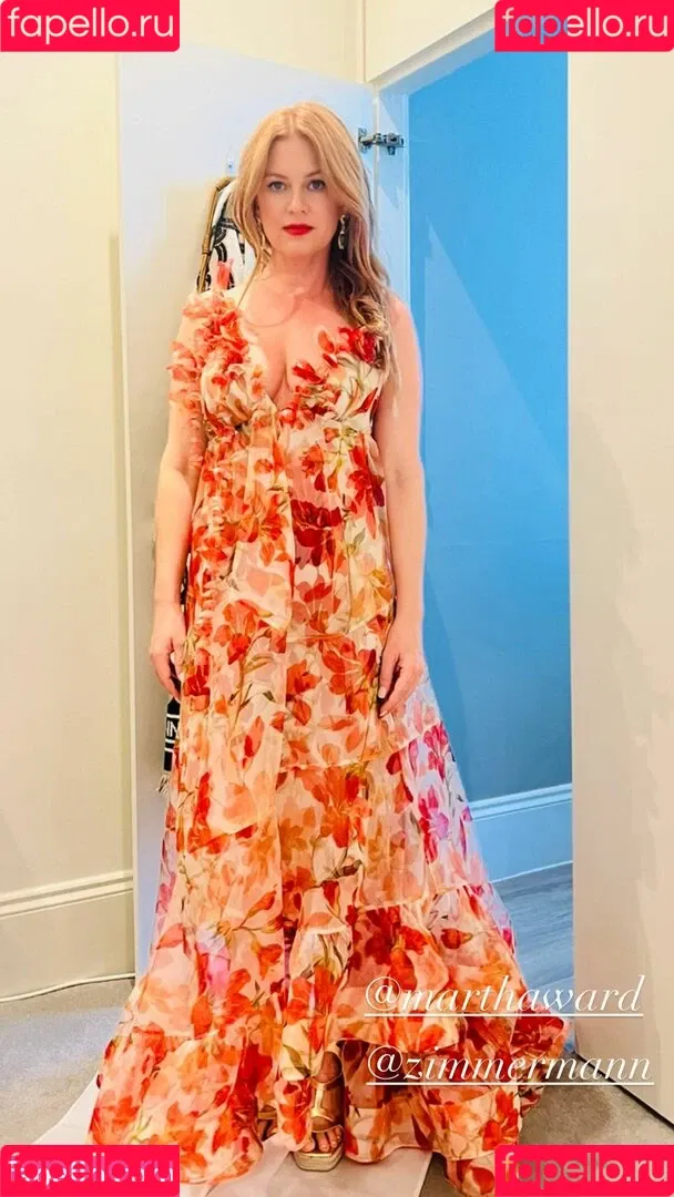 Isla Fisher Onlyfans Photo Gallery 