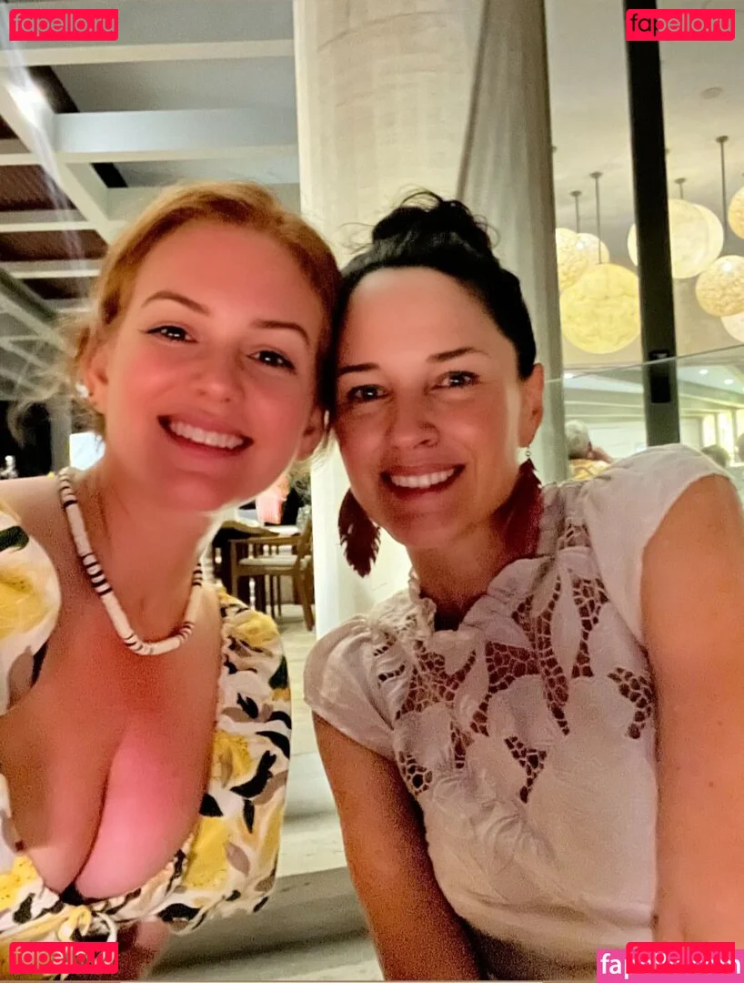 Isla Fisher Onlyfans Photo Gallery 