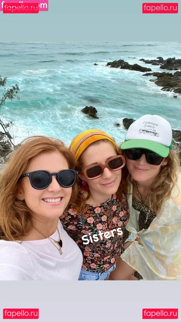 Isla Fisher Onlyfans Photo Gallery 