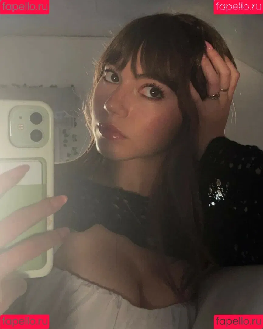 Lauren Donzis Onlyfans Photo Gallery 