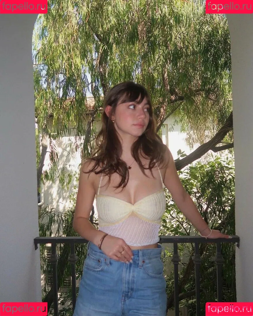 Lauren Donzis Onlyfans Photo Gallery 