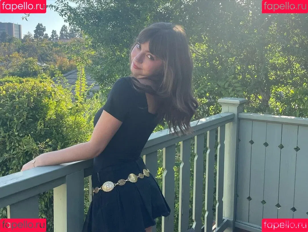 Lauren Donzis Onlyfans Photo Gallery 