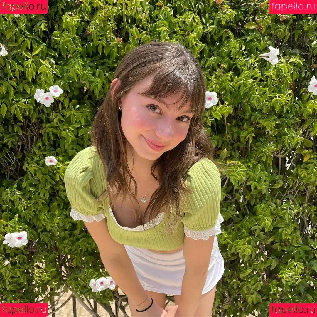 Lauren Donzis Onlyfans Photo Gallery 