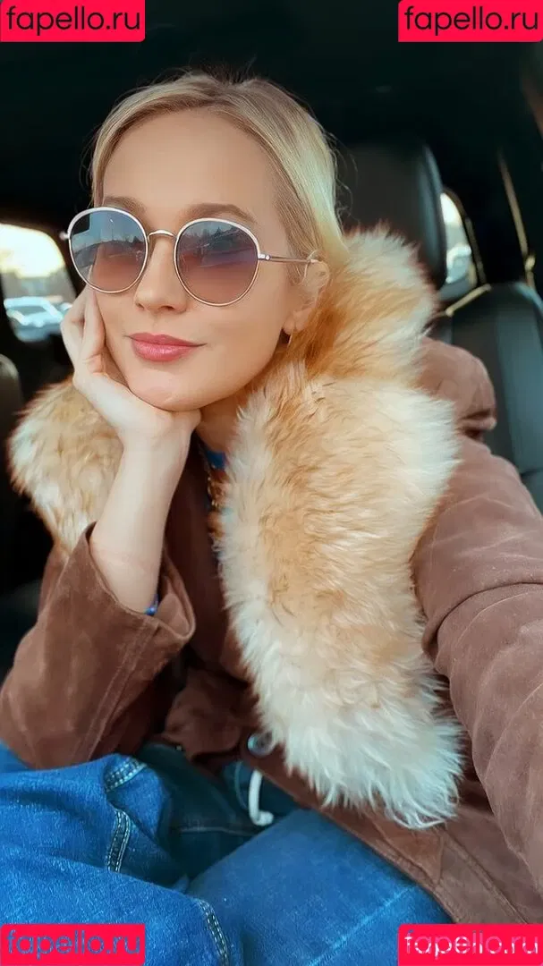 Anna Camp Onlyfans Photo Gallery 