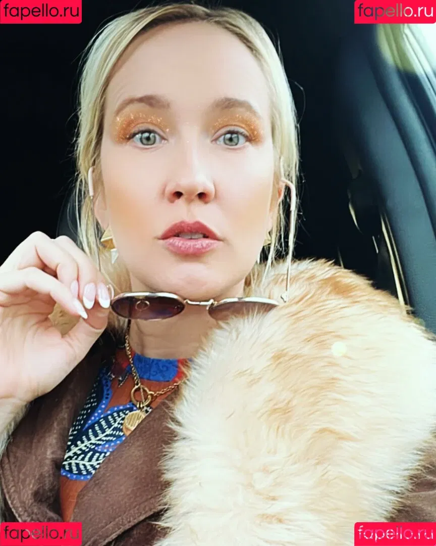 Anna Camp Onlyfans Photo Gallery 