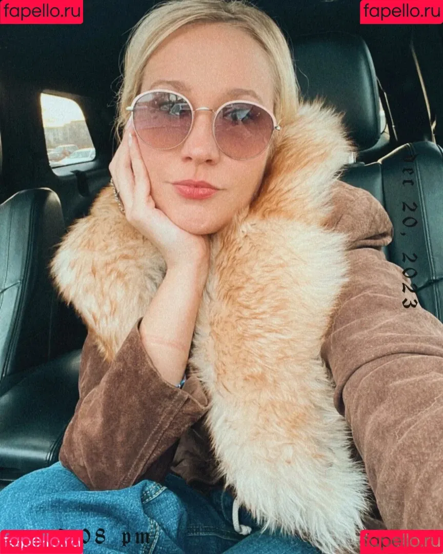 Anna Camp Onlyfans Photo Gallery 