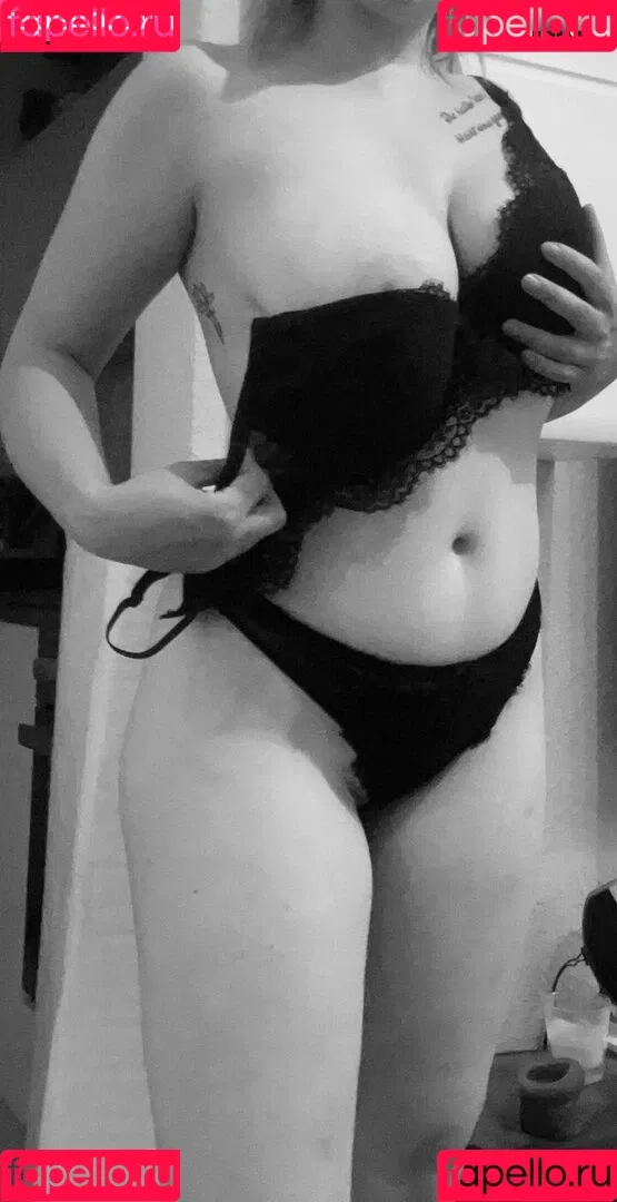 Lucy Cox Onlyfans Photo Gallery 
