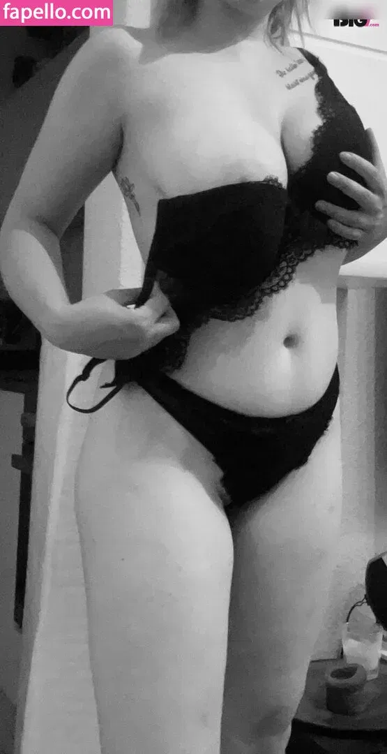 Lucy Cox Onlyfans Photo Gallery 