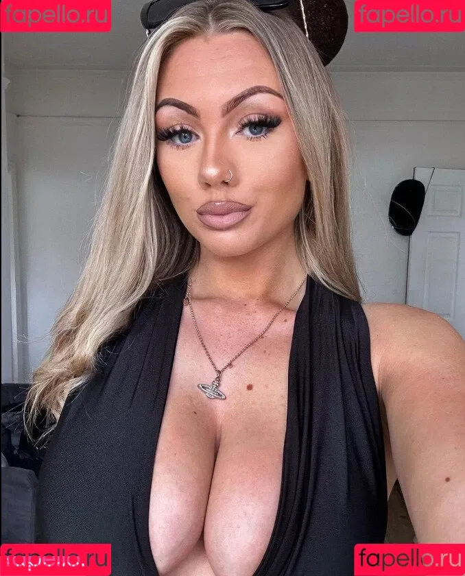 Abi Greasley Onlyfans Photo Gallery 