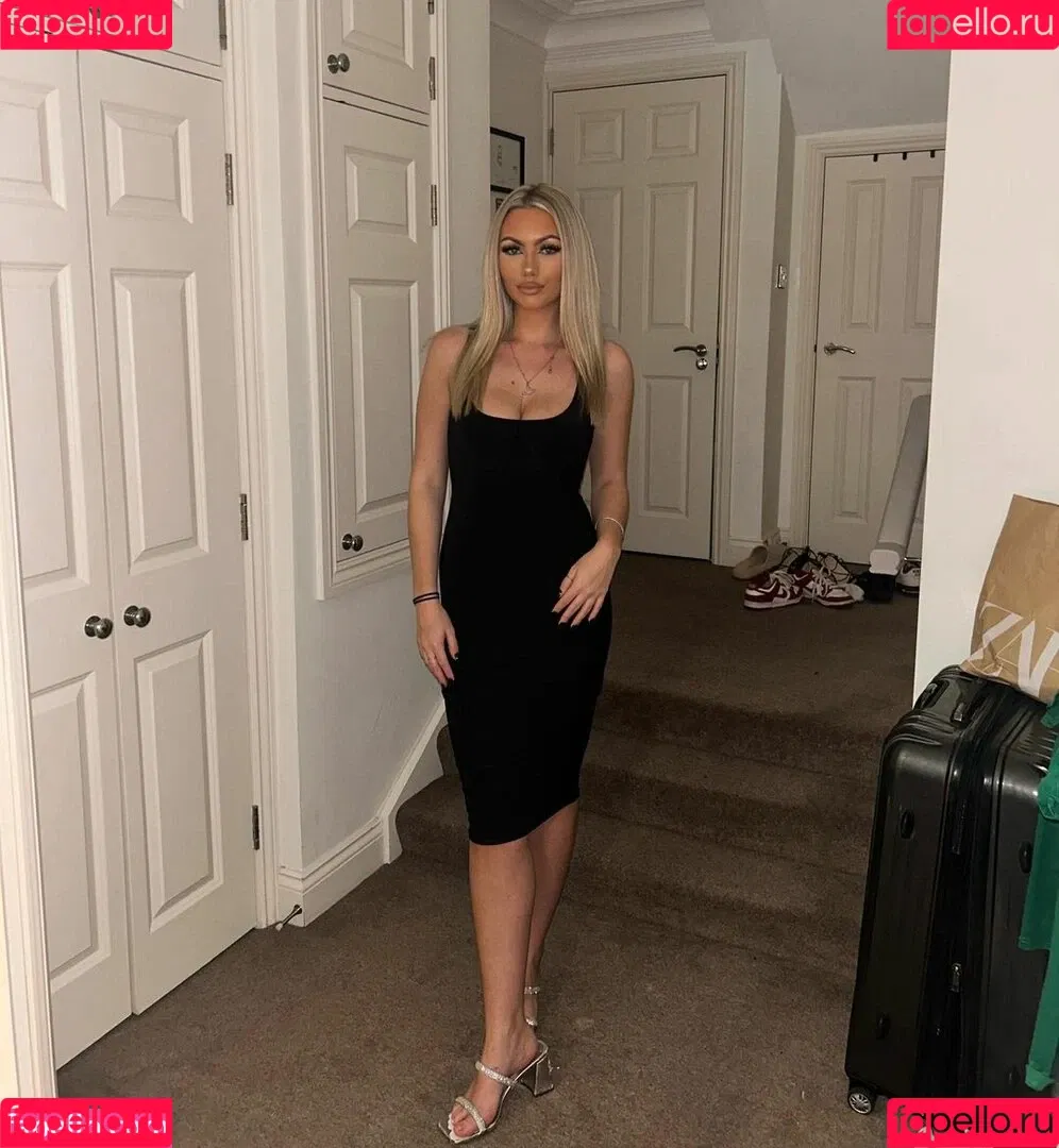 Abi Greasley Onlyfans Photo Gallery 