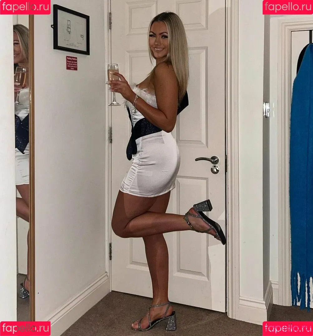 Abi Greasley Onlyfans Photo Gallery 
