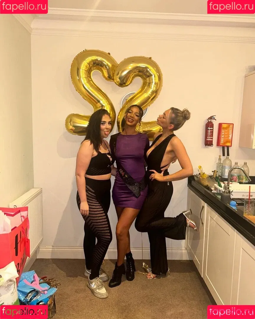 Abi Greasley Onlyfans Photo Gallery 