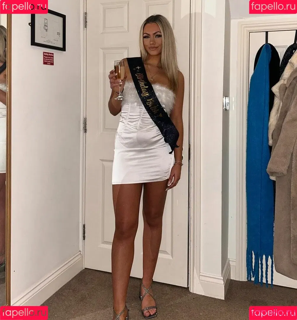 Abi Greasley Onlyfans Photo Gallery 