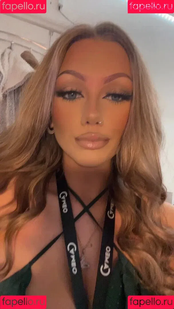 Abi Greasley Onlyfans Photo Gallery 