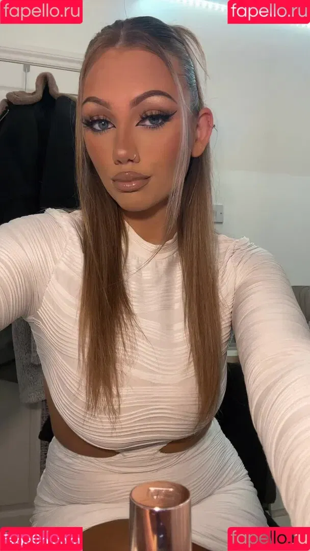 Abi Greasley Onlyfans Photo Gallery 
