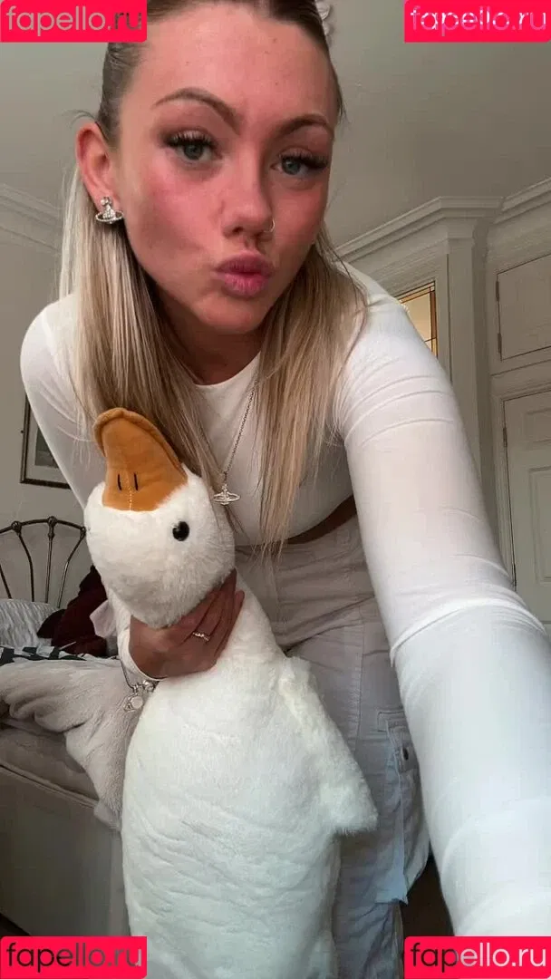 Abi Greasley Onlyfans Photo Gallery 