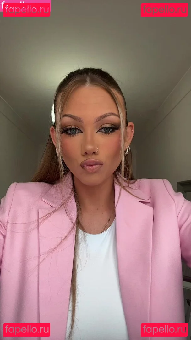 Abi Greasley Nude Onlyfans Photo 50