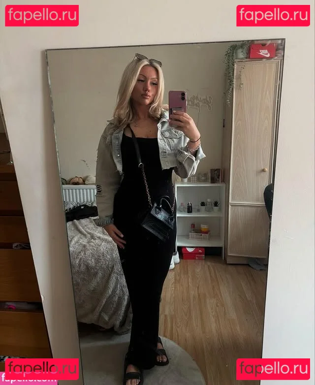Abi Greasley Nude Onlyfans Photo 39