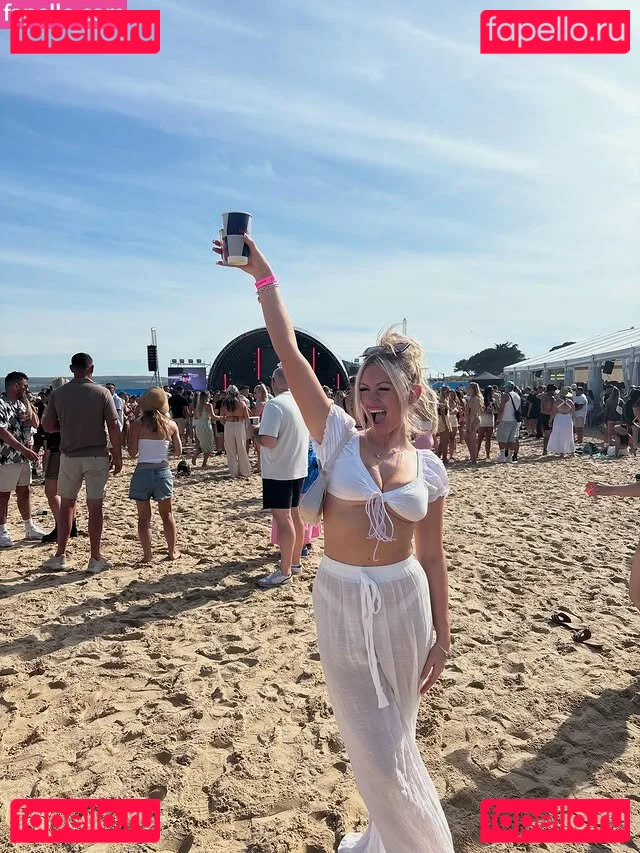Abi Greasley Nude Onlyfans Photo 14