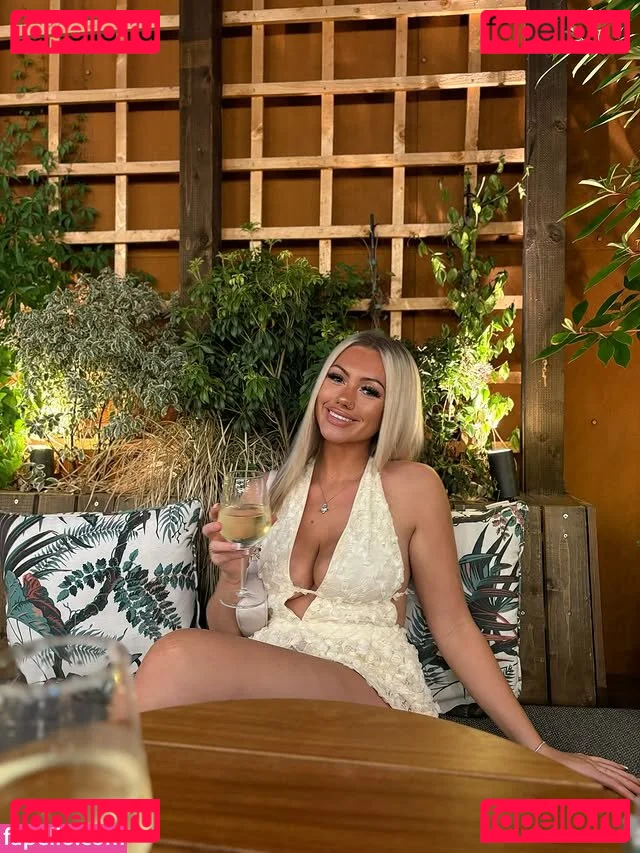 Abi Greasley Nude Onlyfans Photo 13