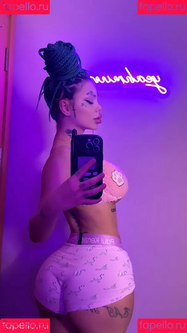 Yeahm8r Onlyfans Photo Gallery 