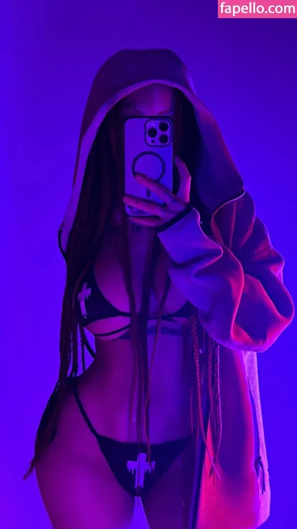 Yeahm8r Onlyfans Photo Gallery 