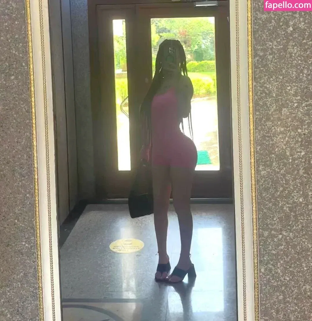 Yeahm8r Onlyfans Photo Gallery 