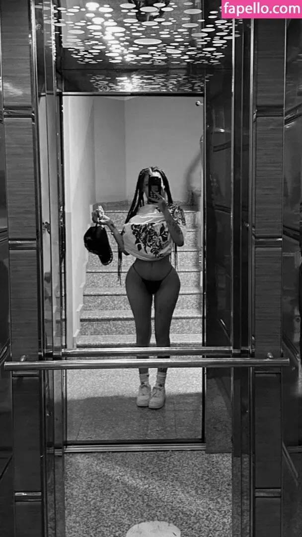 Yeahm8r Onlyfans Photo Gallery 