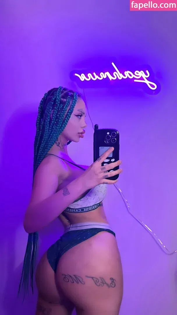 Yeahm8r Onlyfans Photo Gallery 