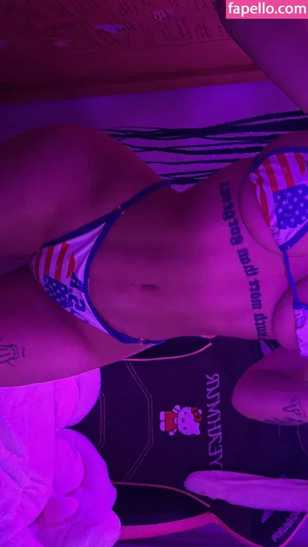 Yeahm8r Onlyfans Photo Gallery 