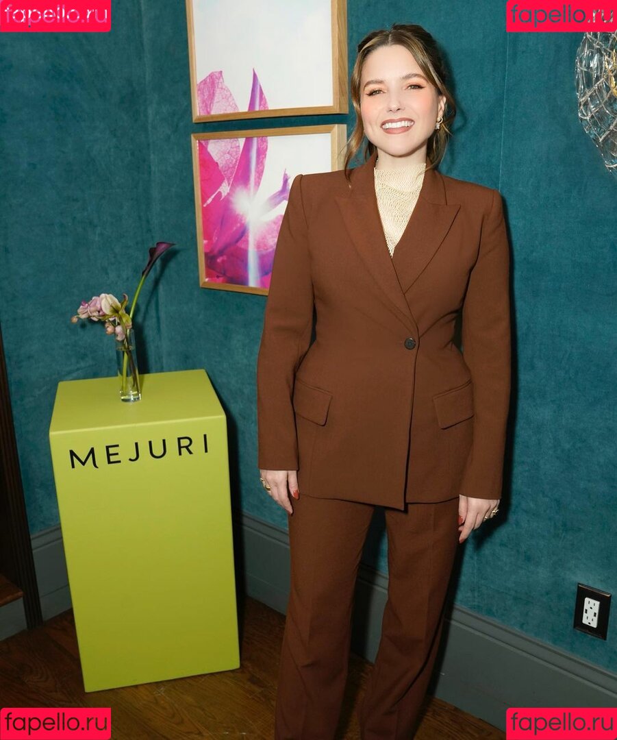 Sophia Bush Onlyfans Photo Gallery 